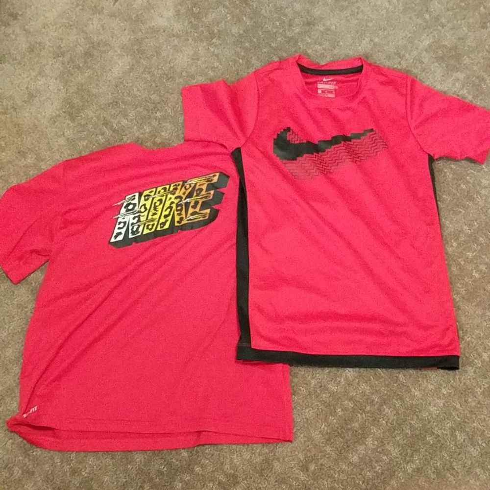 Nike T-shirts set of two, boys / youth medium.